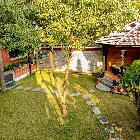 Hotel Ananda Inn Rummindei Ngoại thất bức ảnh