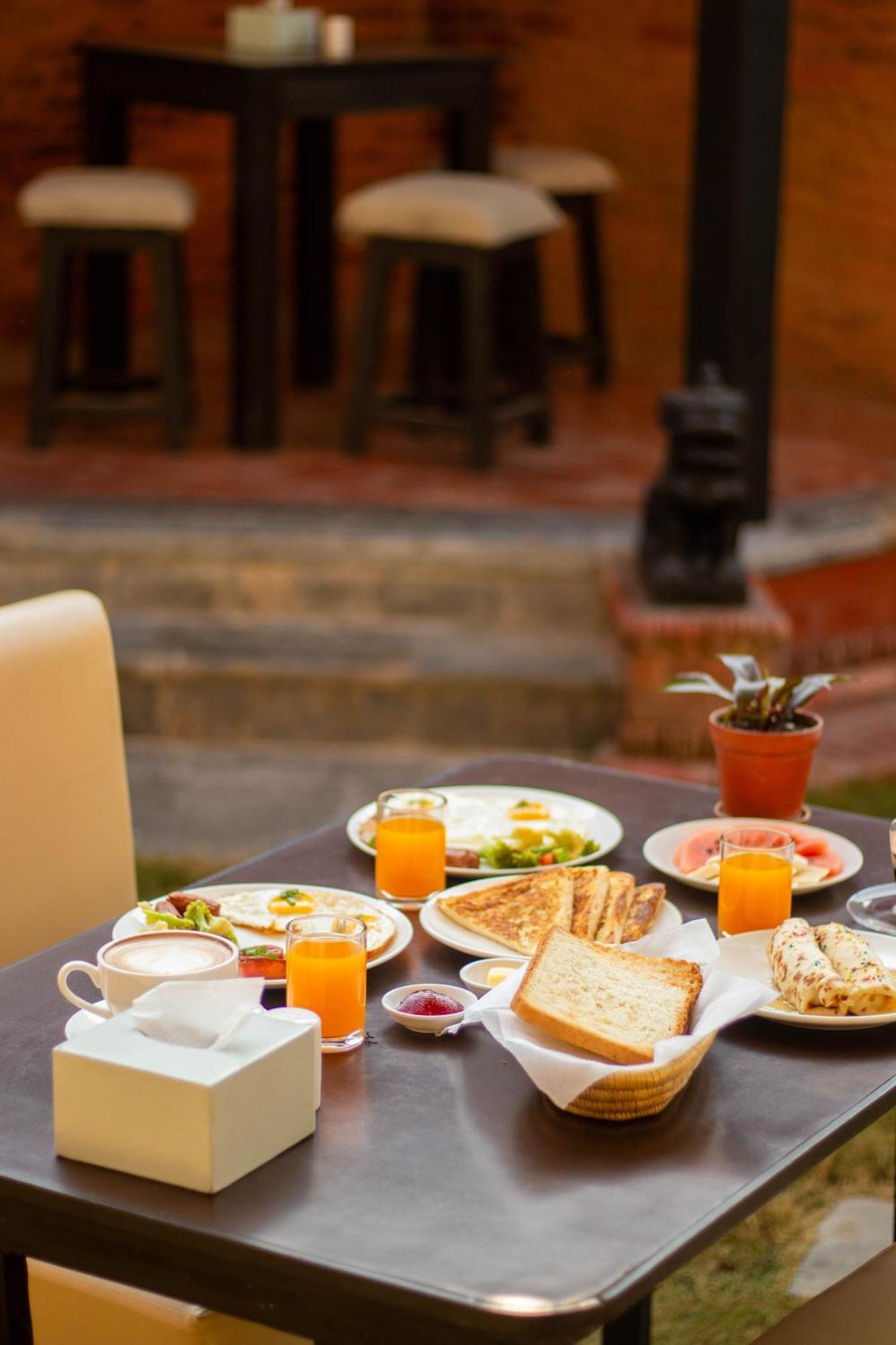 Hotel Ananda Inn Rummindei Ngoại thất bức ảnh