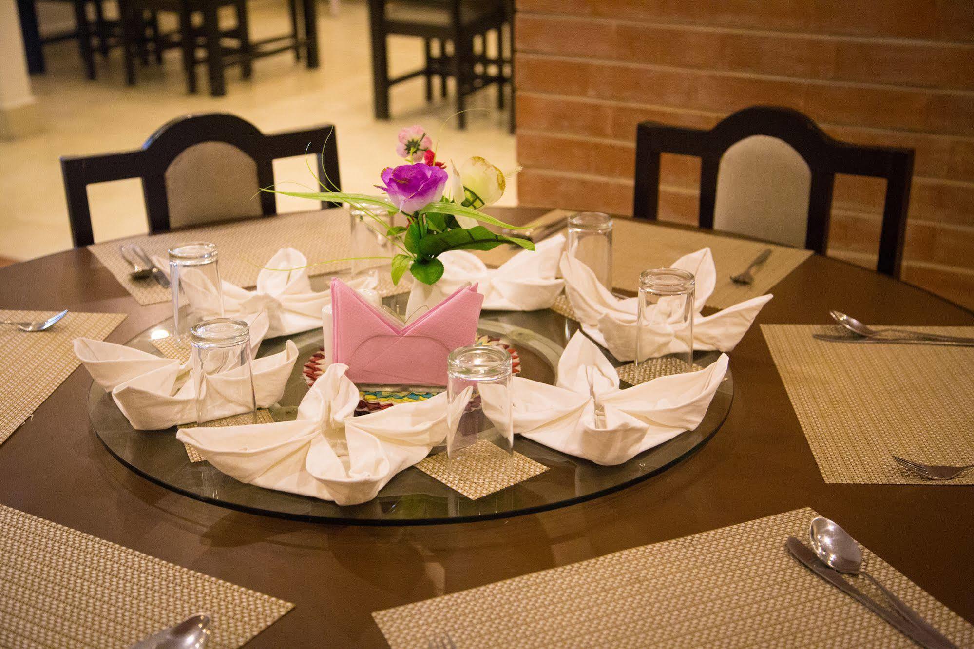 Hotel Ananda Inn Rummindei Ngoại thất bức ảnh