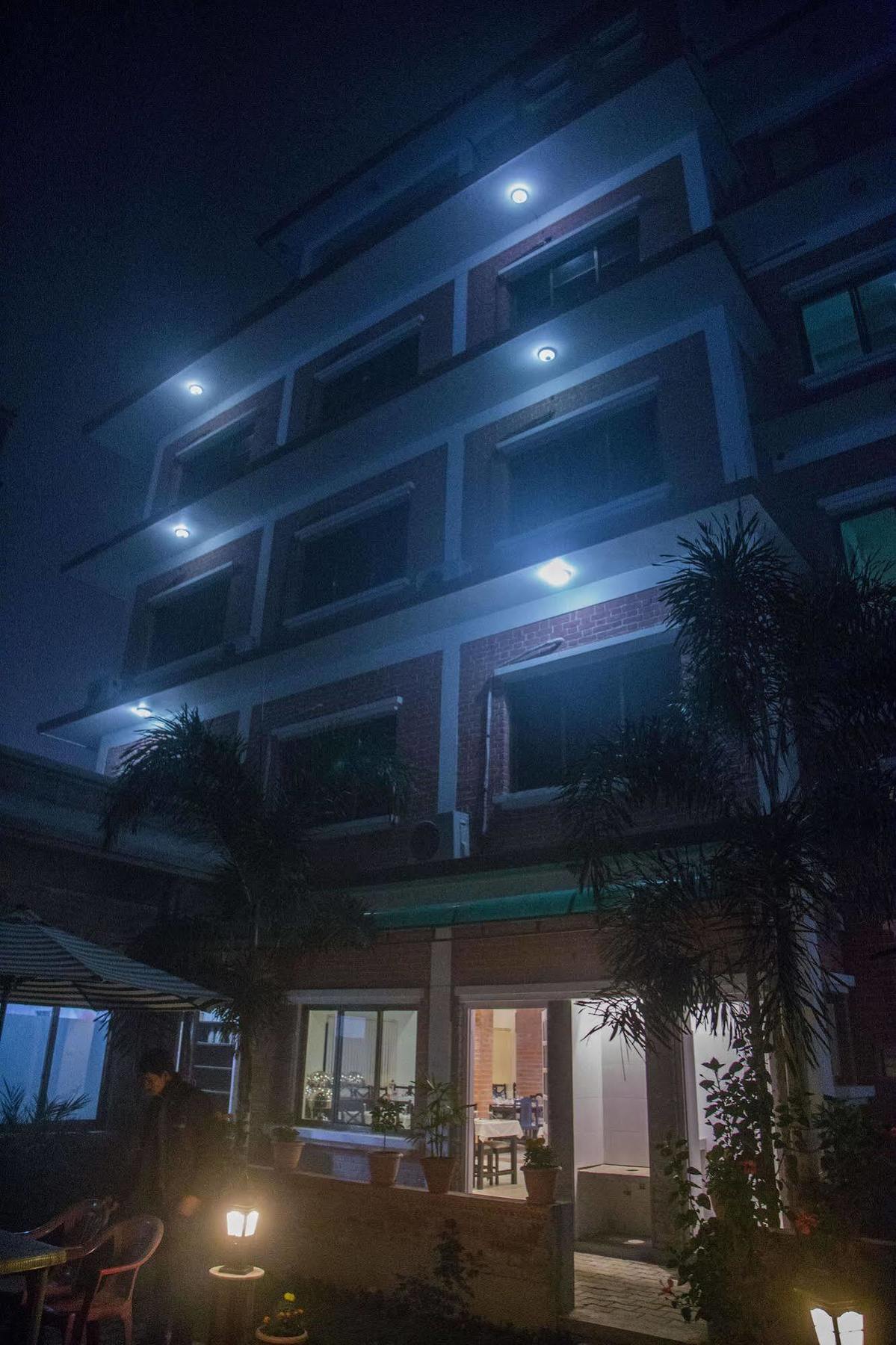 Hotel Ananda Inn Rummindei Ngoại thất bức ảnh