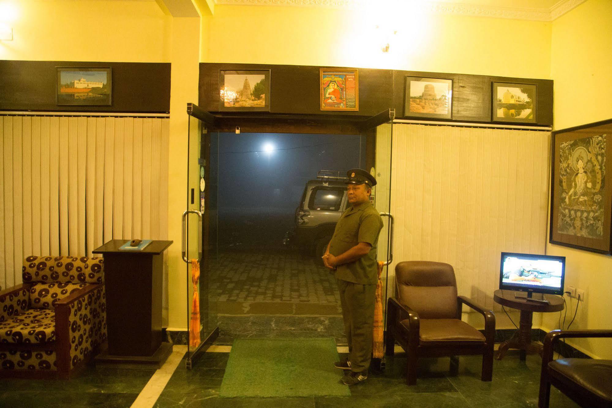Hotel Ananda Inn Rummindei Ngoại thất bức ảnh